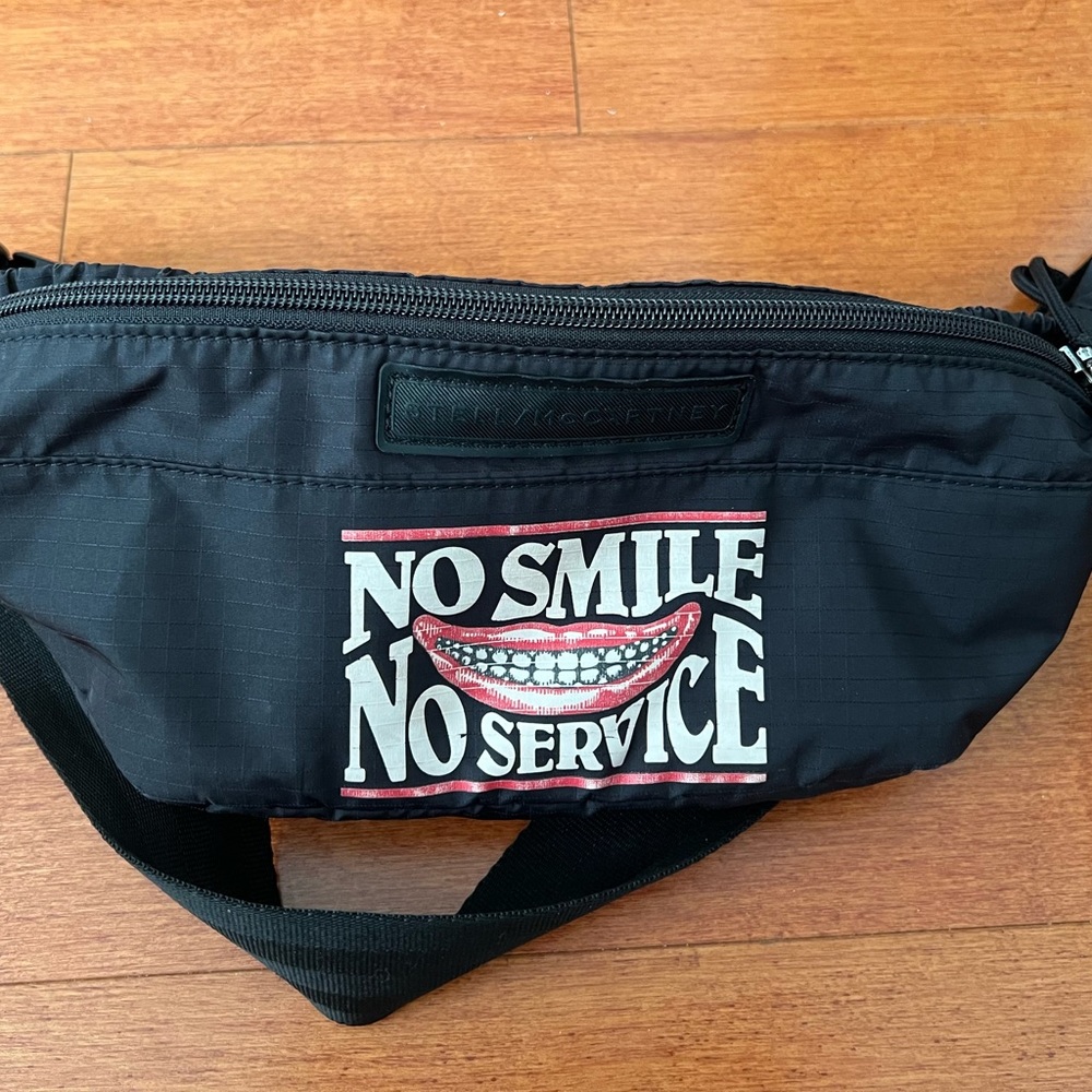 STELLA MCCARTNEY
No Smile No Service Belt Bag - Black
